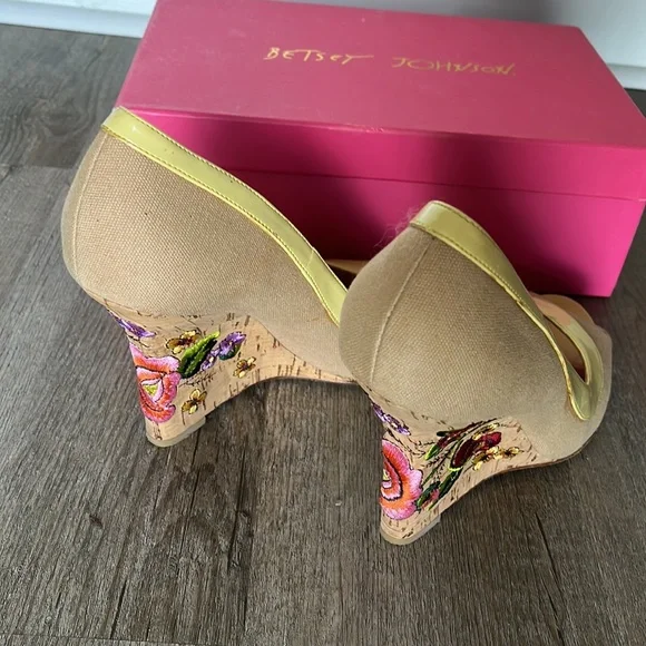 Betsey Johnson shoes - Picture 3 of 5